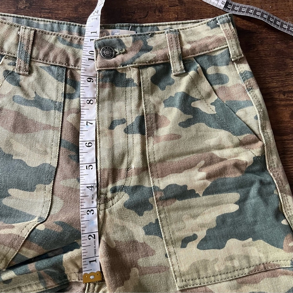 Free People Remy Camo Printed Cropped Ankle High Rise Rigid Jeans Size 25 Jeans - Picture 10 of 12